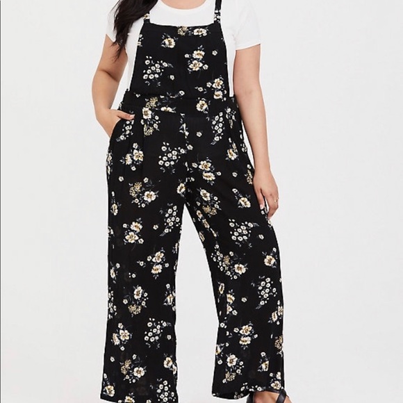 Black floral gauze wide leg jumper. - Picture 2 of 5